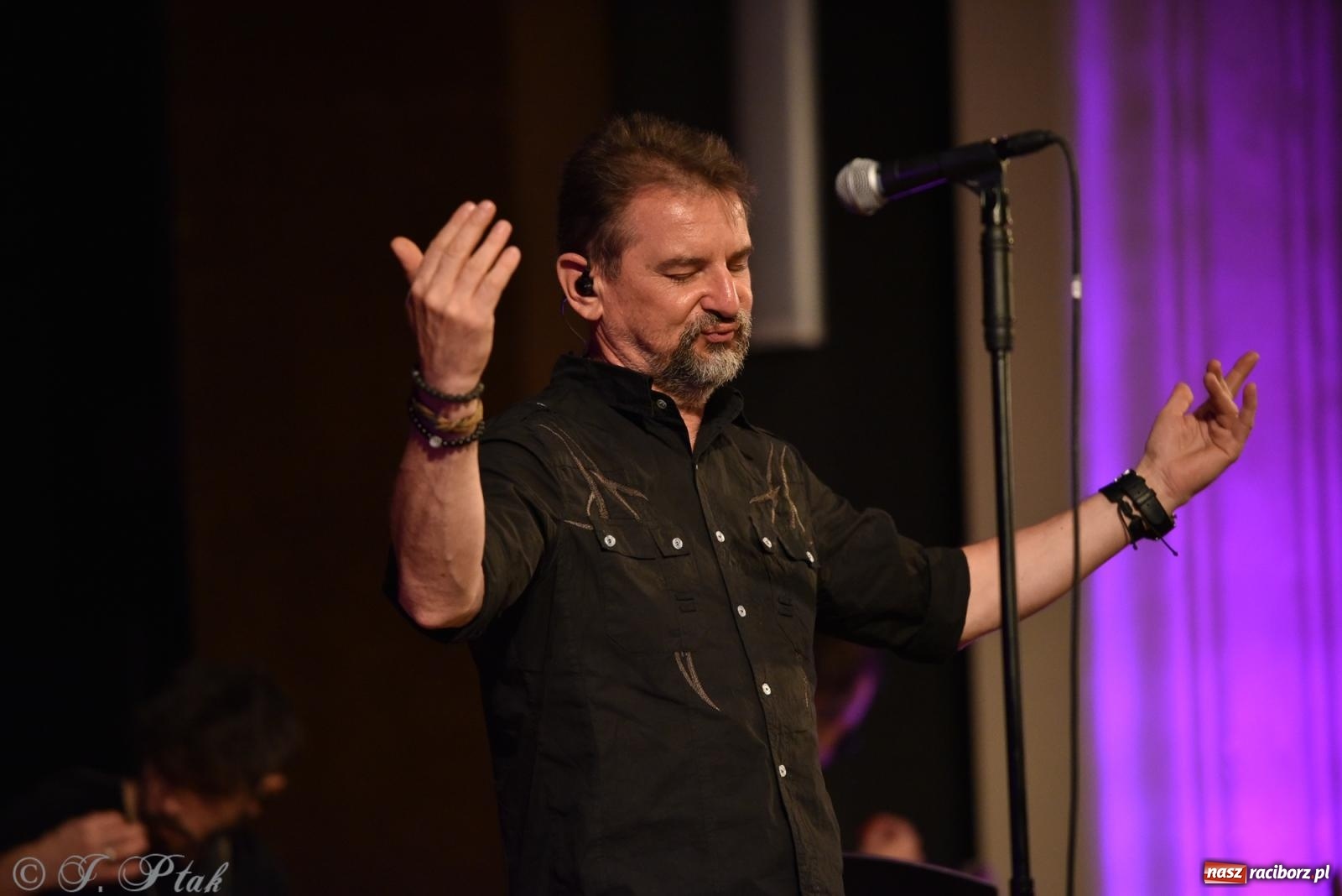 Zdjęcie w galerii na portalu naszraciborz.pl: Legenda polskiego rocka na scenie RCK. Sztywny Pal Azji w Raciborzu wiadomości z regionu