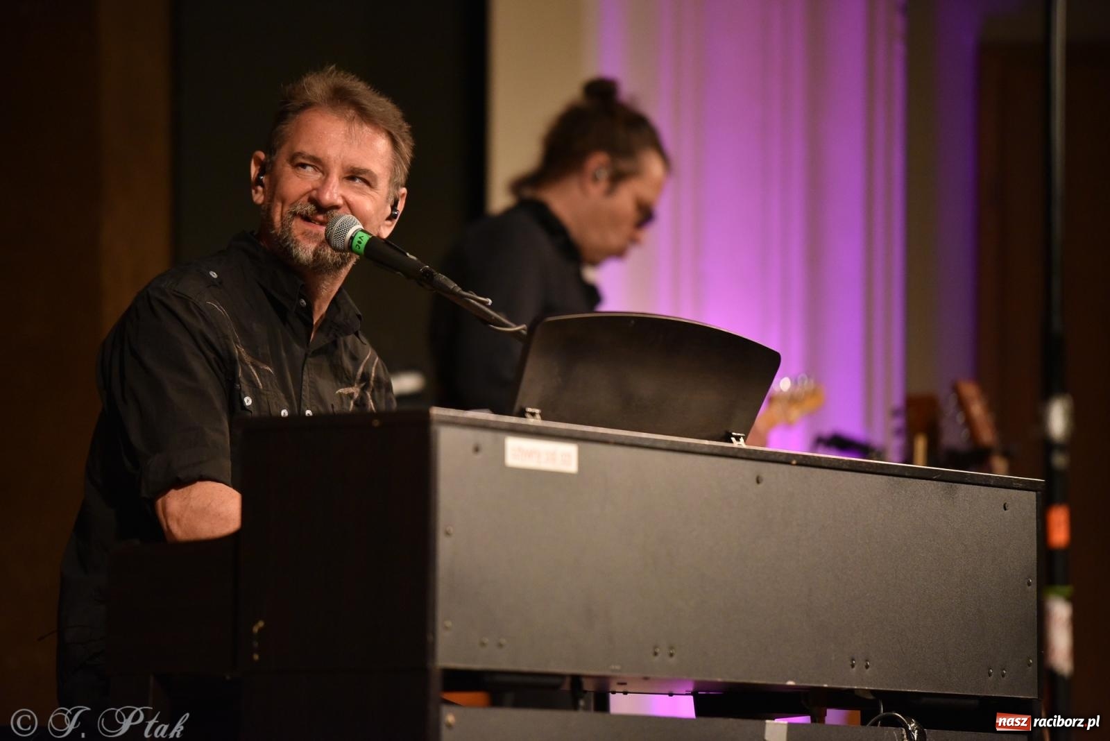 Zdjęcie w galerii na portalu naszraciborz.pl: Legenda polskiego rocka na scenie RCK. Sztywny Pal Azji w Raciborzu wiadomości z regionu