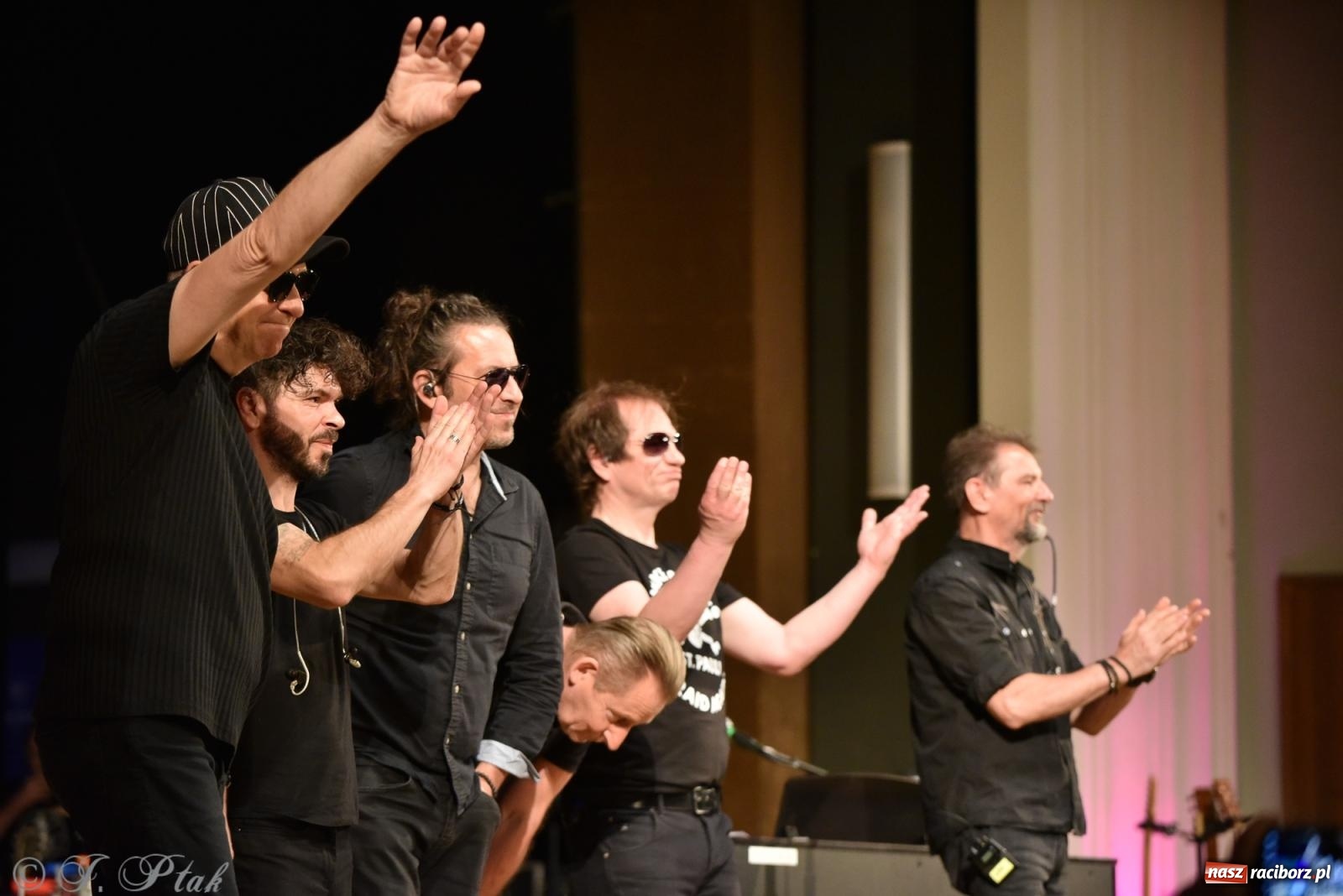 Zdjęcie w galerii na portalu naszraciborz.pl: Legenda polskiego rocka na scenie RCK. Sztywny Pal Azji w Raciborzu wiadomości z regionu