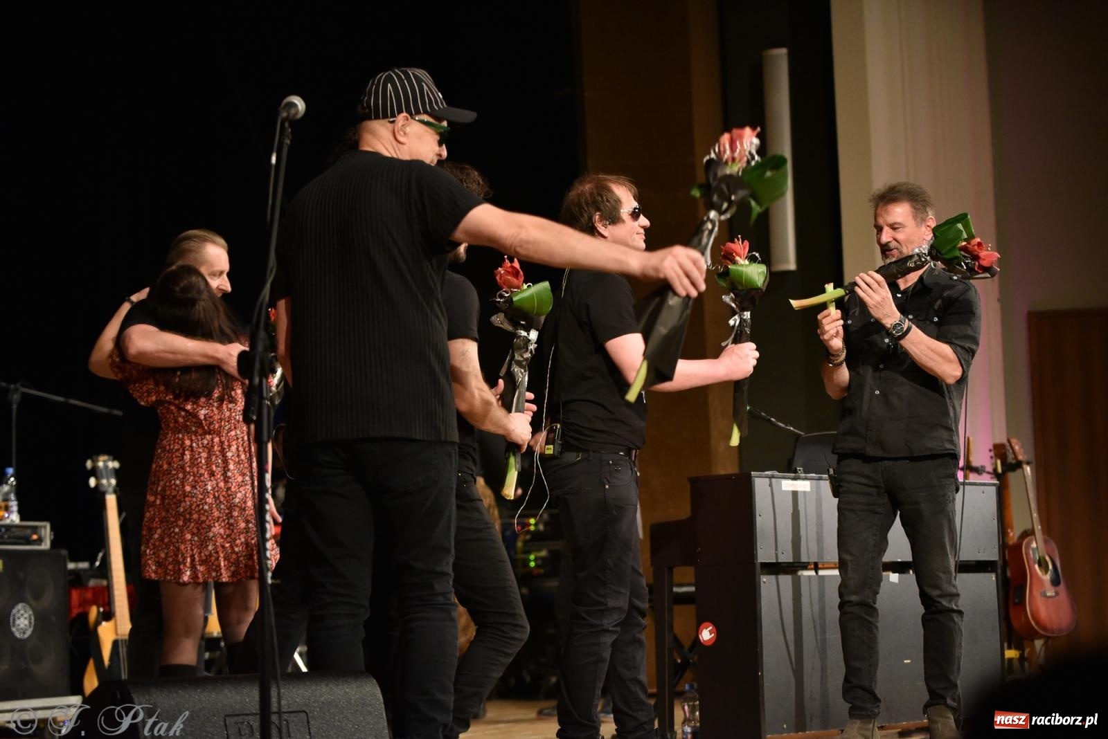 Zdjęcie w galerii na portalu naszraciborz.pl: Legenda polskiego rocka na scenie RCK. Sztywny Pal Azji w Raciborzu wiadomości z regionu