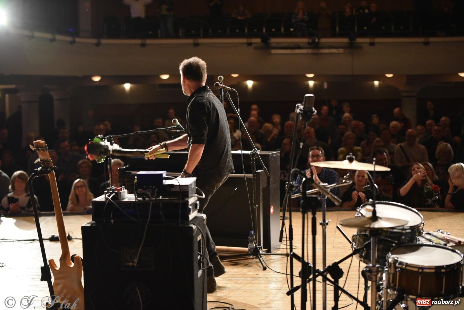 Zdjęcie w galerii na portalu naszraciborz.pl: Legenda polskiego rocka na scenie RCK. Sztywny Pal Azji w Raciborzu wiadomości z regionu
