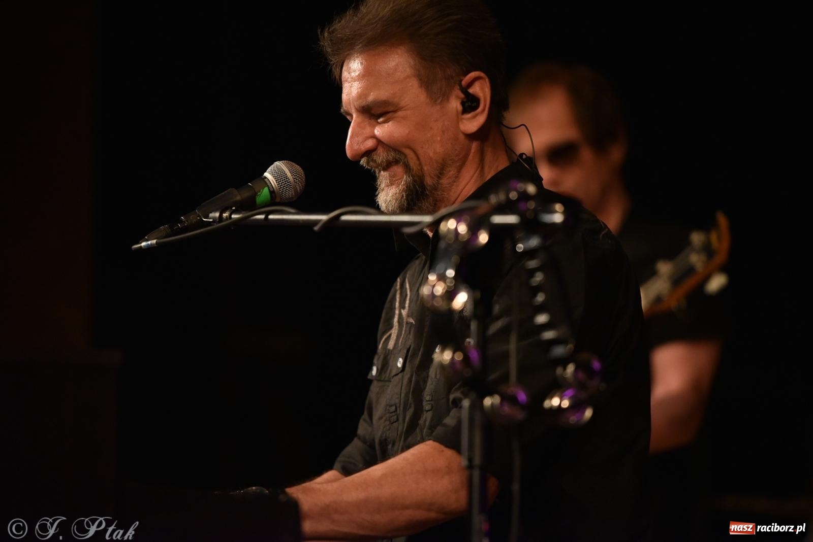 Zdjęcie w galerii na portalu naszraciborz.pl: Legenda polskiego rocka na scenie RCK. Sztywny Pal Azji w Raciborzu wiadomości z regionu