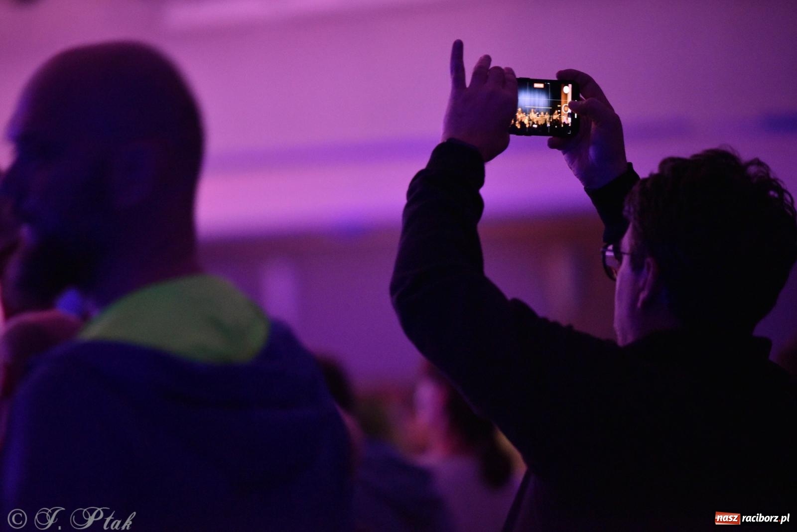 Zdjęcie w galerii na portalu naszraciborz.pl: Legenda polskiego rocka na scenie RCK. Sztywny Pal Azji w Raciborzu wiadomości z regionu