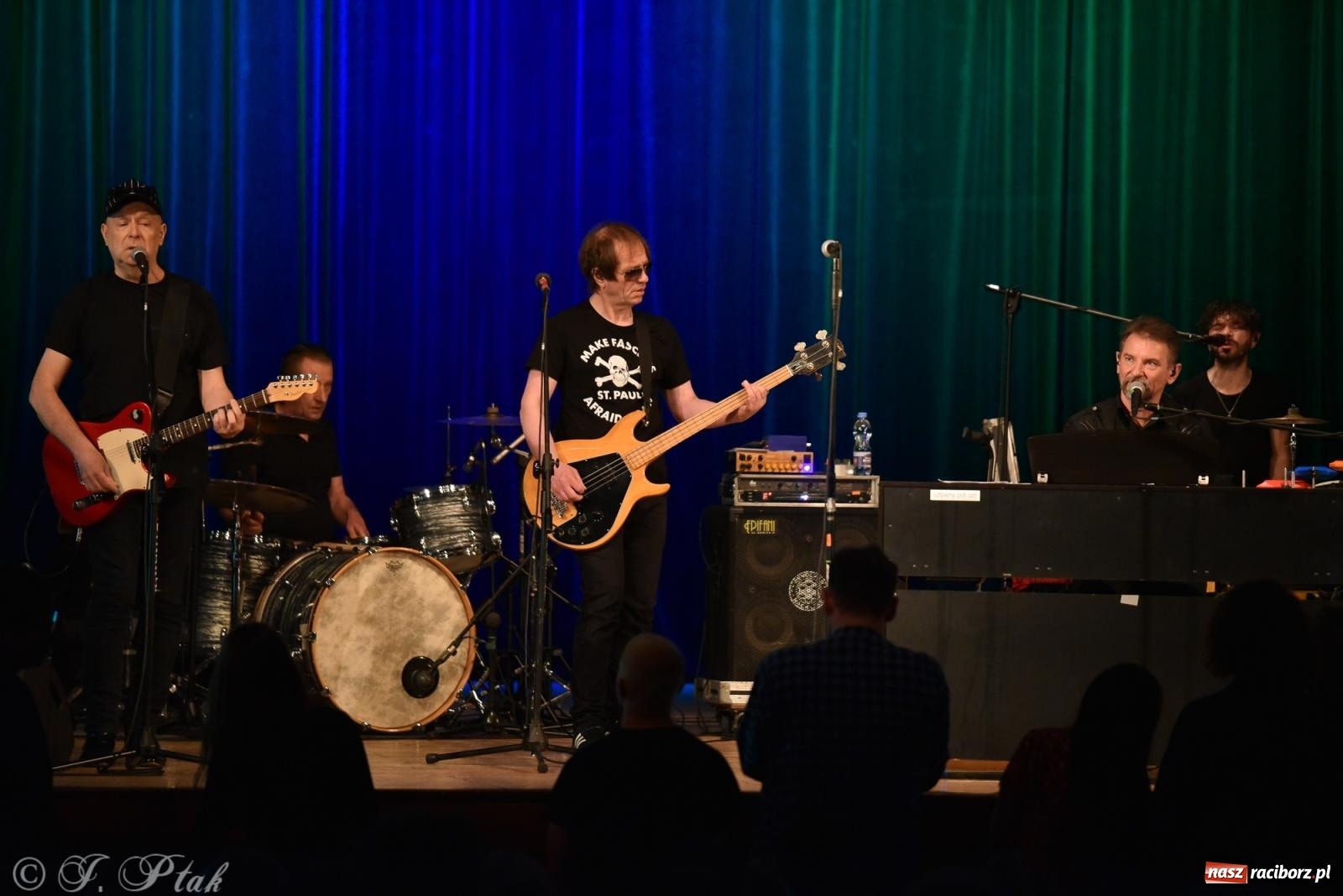 Zdjęcie w galerii na portalu naszraciborz.pl: Legenda polskiego rocka na scenie RCK. Sztywny Pal Azji w Raciborzu wiadomości z regionu