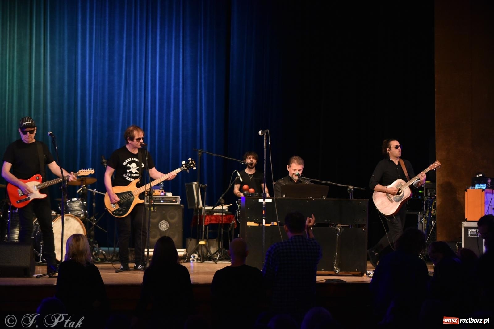 Zdjęcie w galerii na portalu naszraciborz.pl: Legenda polskiego rocka na scenie RCK. Sztywny Pal Azji w Raciborzu wiadomości z regionu