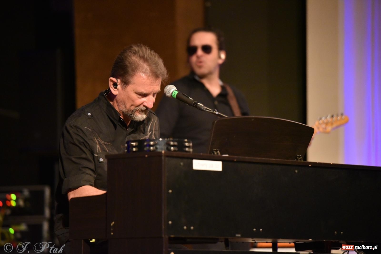 Zdjęcie w galerii na portalu naszraciborz.pl: Legenda polskiego rocka na scenie RCK. Sztywny Pal Azji w Raciborzu wiadomości z regionu