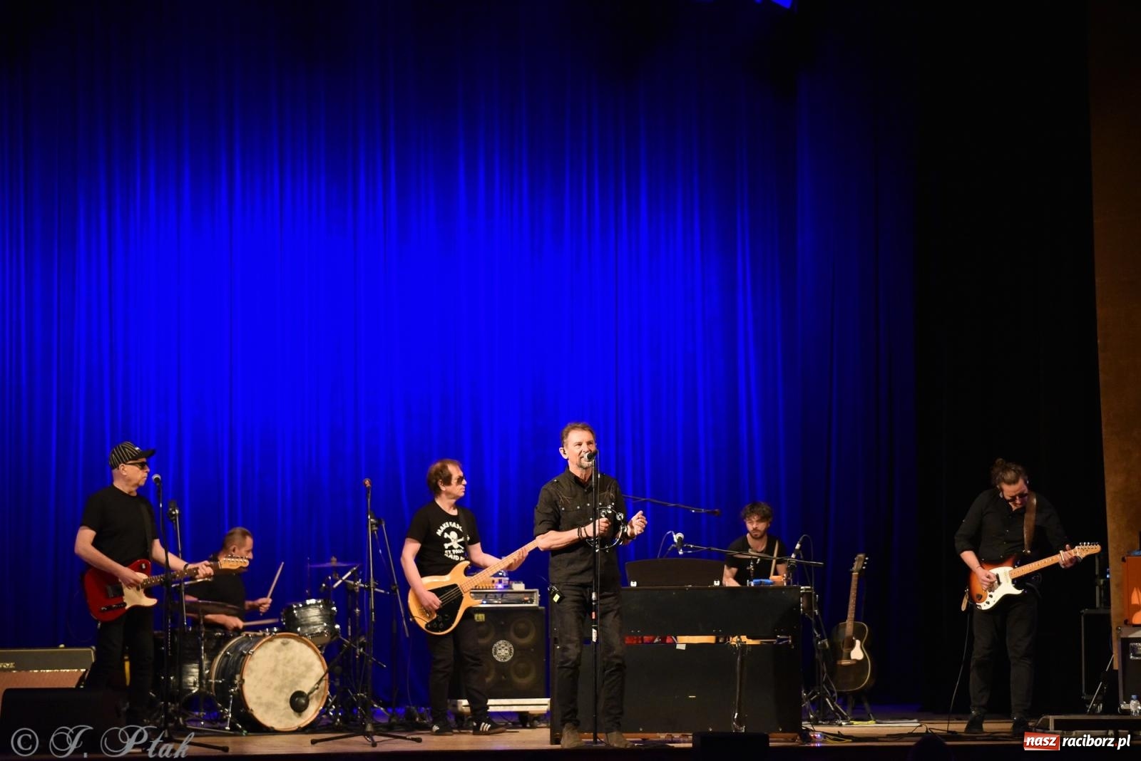 Zdjęcie w galerii na portalu naszraciborz.pl: Legenda polskiego rocka na scenie RCK. Sztywny Pal Azji w Raciborzu wiadomości z regionu