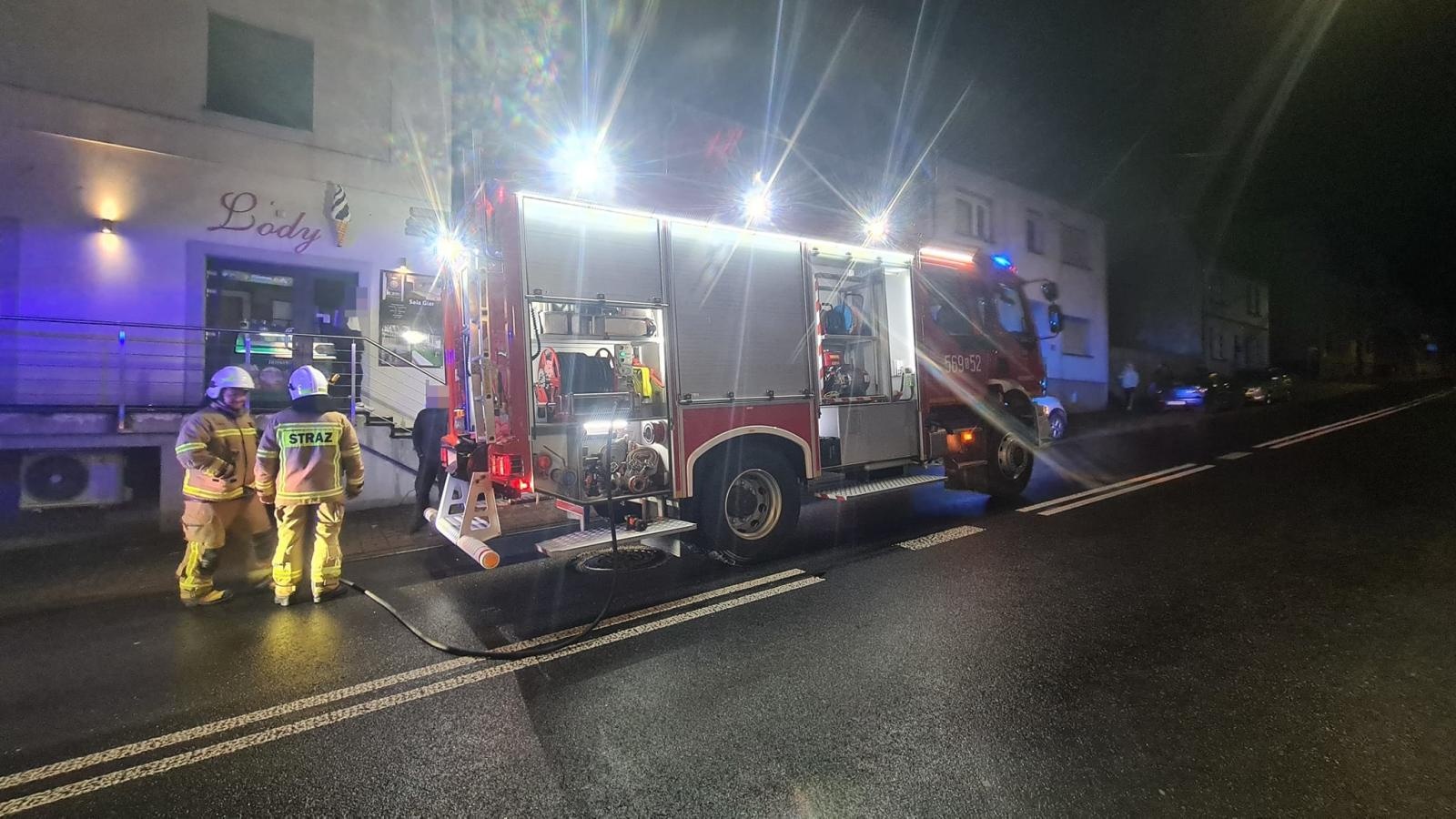 Zdjęcie w galerii na portalu naszraciborz.pl: Pożar sadzy w kominie w Krzanowicach [FOTO] wiadomości z regionu