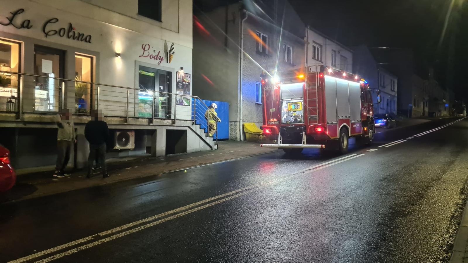 Zdjęcie w galerii na portalu naszraciborz.pl: Pożar sadzy w kominie w Krzanowicach [FOTO] wiadomości z regionu