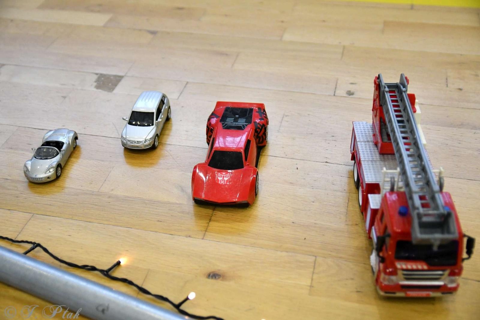 Zdjęcie w galerii na portalu naszraciborz.pl: Zdalnie sterowane wyścigi w Arenie Rafako [FOTO i WIDEO] wiadomości z regionu