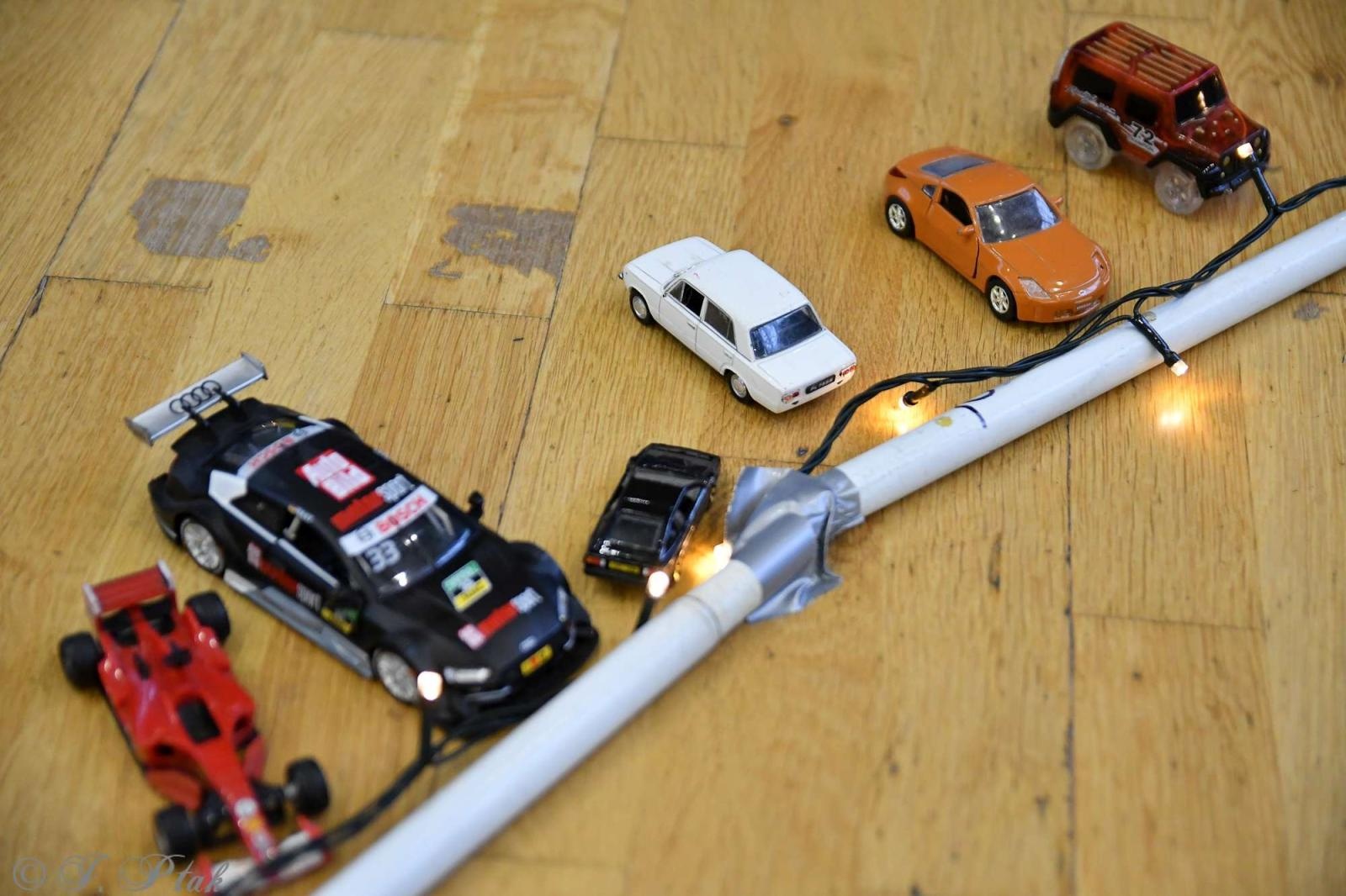 Zdjęcie w galerii na portalu naszraciborz.pl: Zdalnie sterowane wyścigi w Arenie Rafako [FOTO i WIDEO] wiadomości z regionu