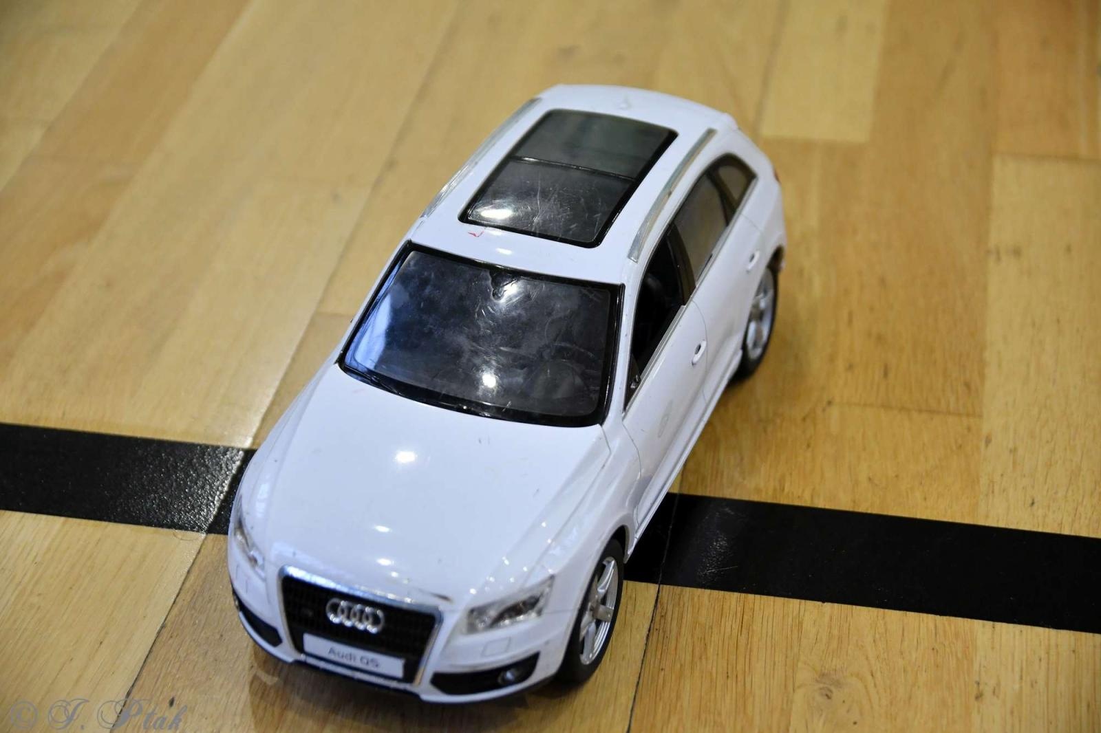 Zdjęcie w galerii na portalu naszraciborz.pl: Zdalnie sterowane wyścigi w Arenie Rafako [FOTO i WIDEO] wiadomości z regionu