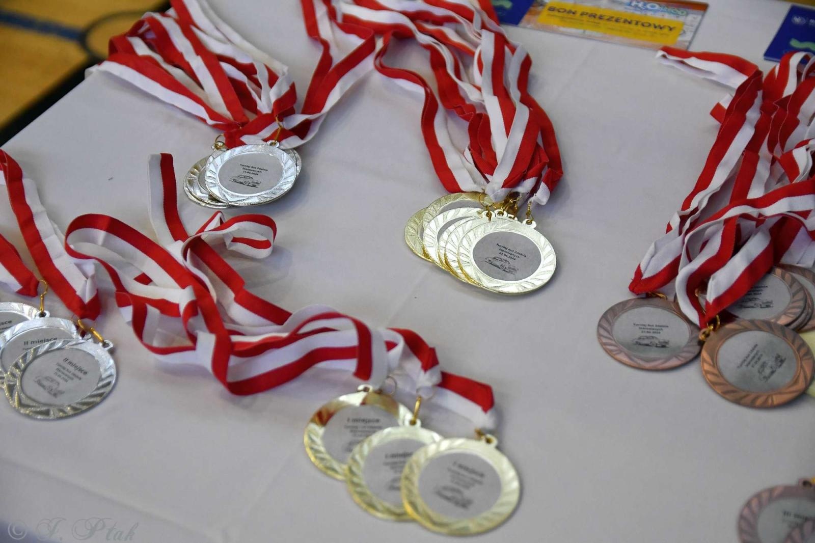 Zdjęcie w galerii na portalu naszraciborz.pl: Zdalnie sterowane wyścigi w Arenie Rafako [FOTO i WIDEO] wiadomości z regionu