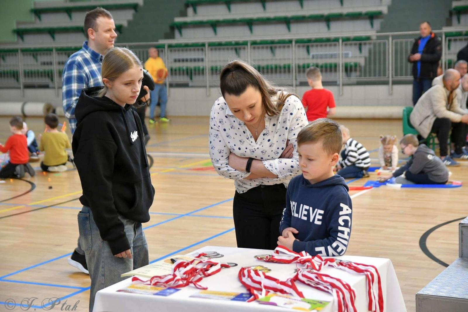 Zdjęcie w galerii na portalu naszraciborz.pl: Zdalnie sterowane wyścigi w Arenie Rafako [FOTO i WIDEO] wiadomości z regionu