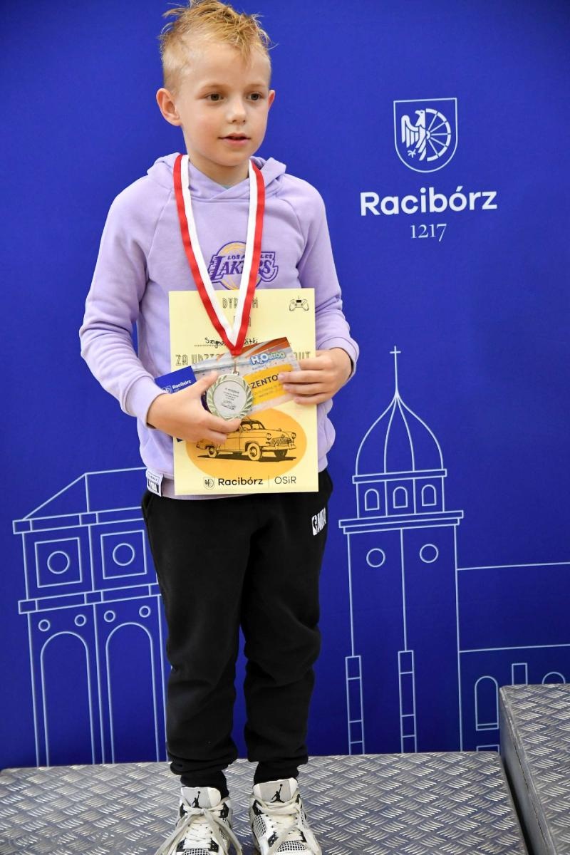 Zdjęcie w galerii na portalu naszraciborz.pl: Zdalnie sterowane wyścigi w Arenie Rafako [FOTO i WIDEO] wiadomości z regionu