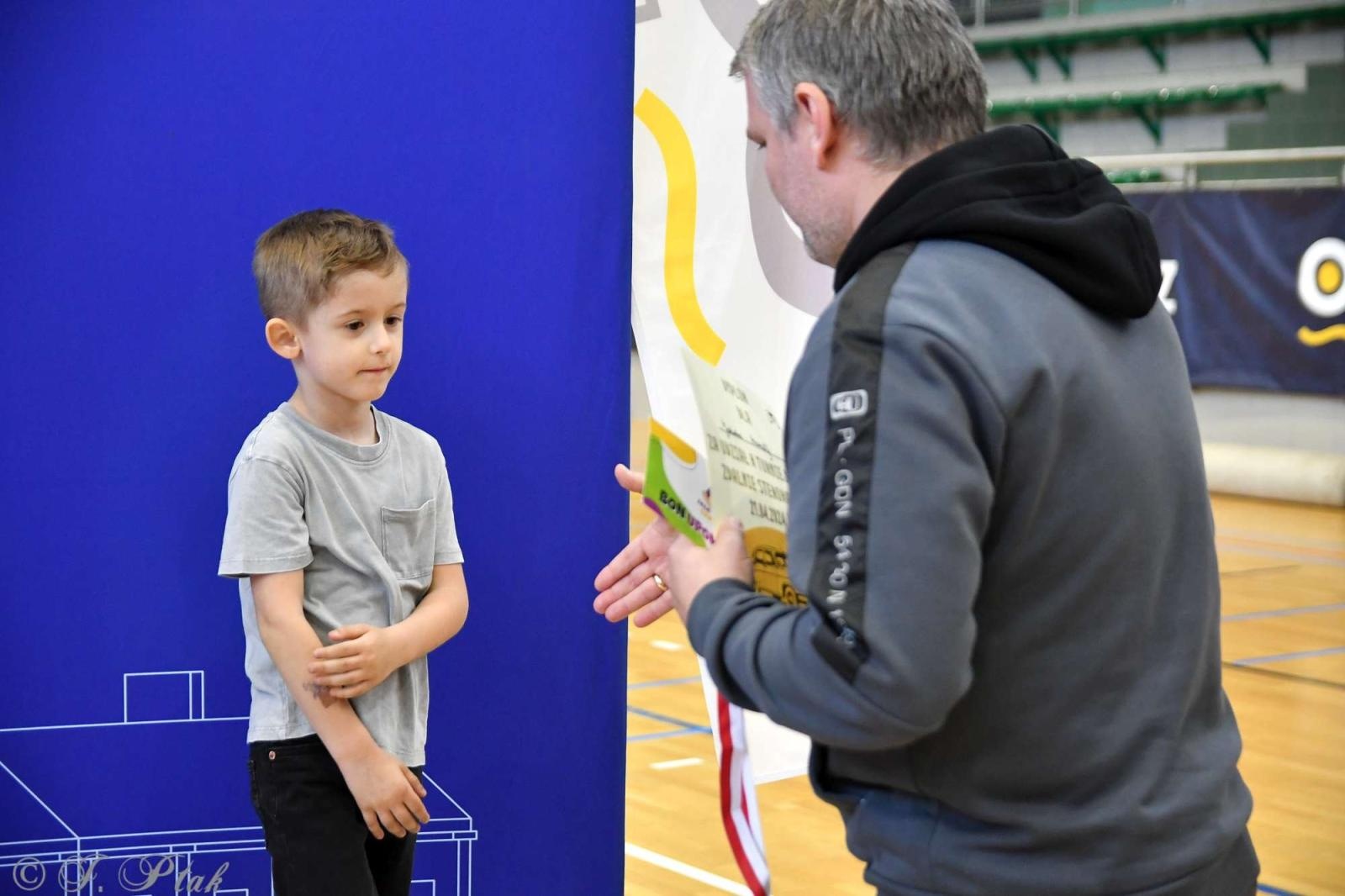 Zdjęcie w galerii na portalu naszraciborz.pl: Zdalnie sterowane wyścigi w Arenie Rafako [FOTO i WIDEO] wiadomości z regionu