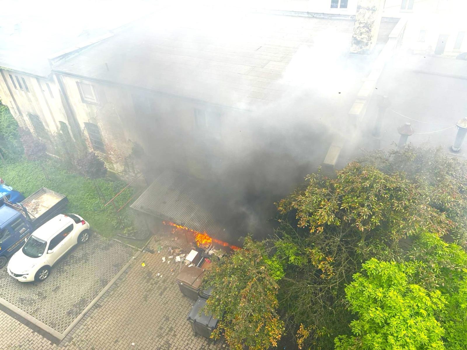 Zdjęcie w galerii na portalu naszraciborz.pl: Czarny dym przy Stalmacha wiadomości z regionu