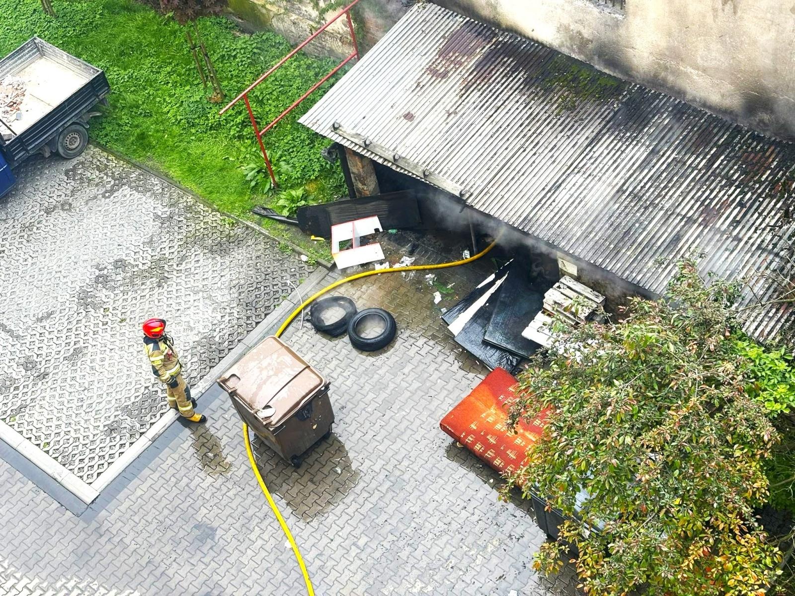 Zdjęcie w galerii na portalu naszraciborz.pl: Czarny dym przy Stalmacha wiadomości z regionu