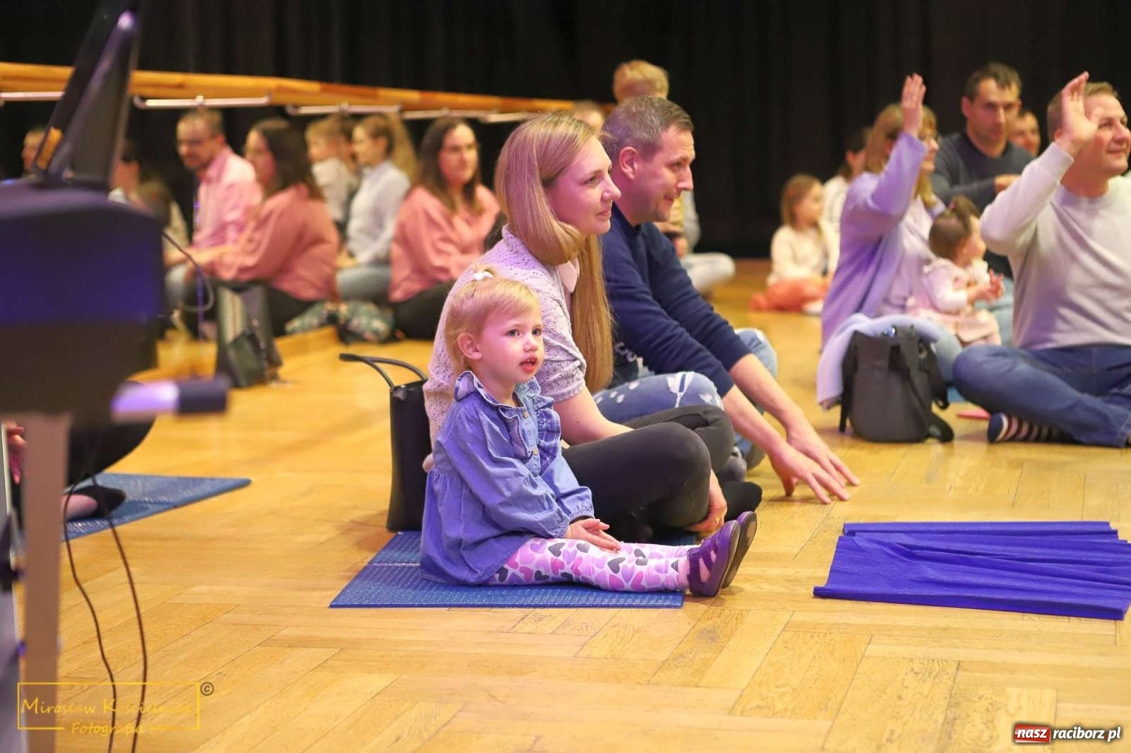 Zdjęcie w galerii na portalu naszraciborz.pl: Prześliczna wiolonczela. Kolejna edycja Maluchów w krainie dźwięku wiadomości z regionu