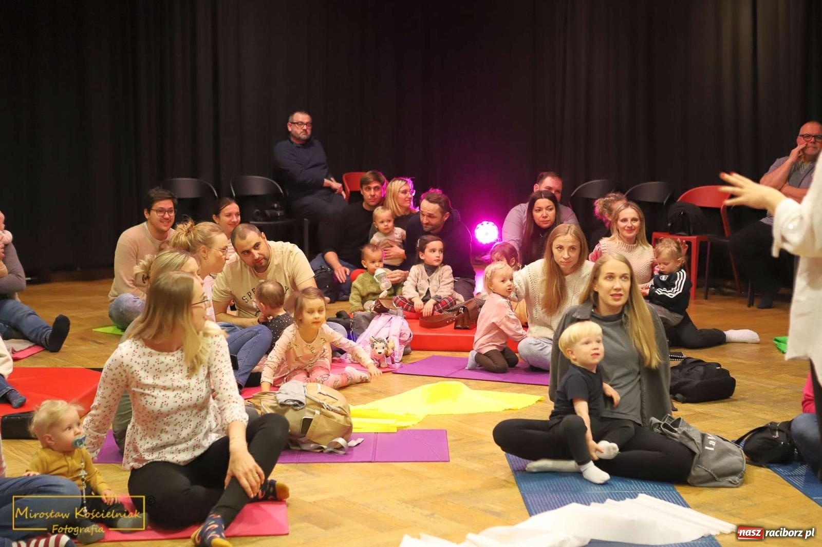 Zdjęcie w galerii na portalu naszraciborz.pl: Prześliczna wiolonczela. Kolejna edycja Maluchów w krainie dźwięku wiadomości z regionu