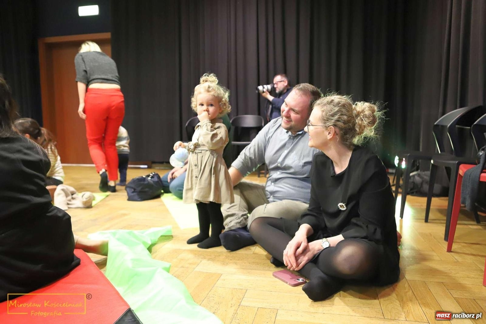 Zdjęcie w galerii na portalu naszraciborz.pl: Prześliczna wiolonczela. Kolejna edycja Maluchów w krainie dźwięku wiadomości z regionu