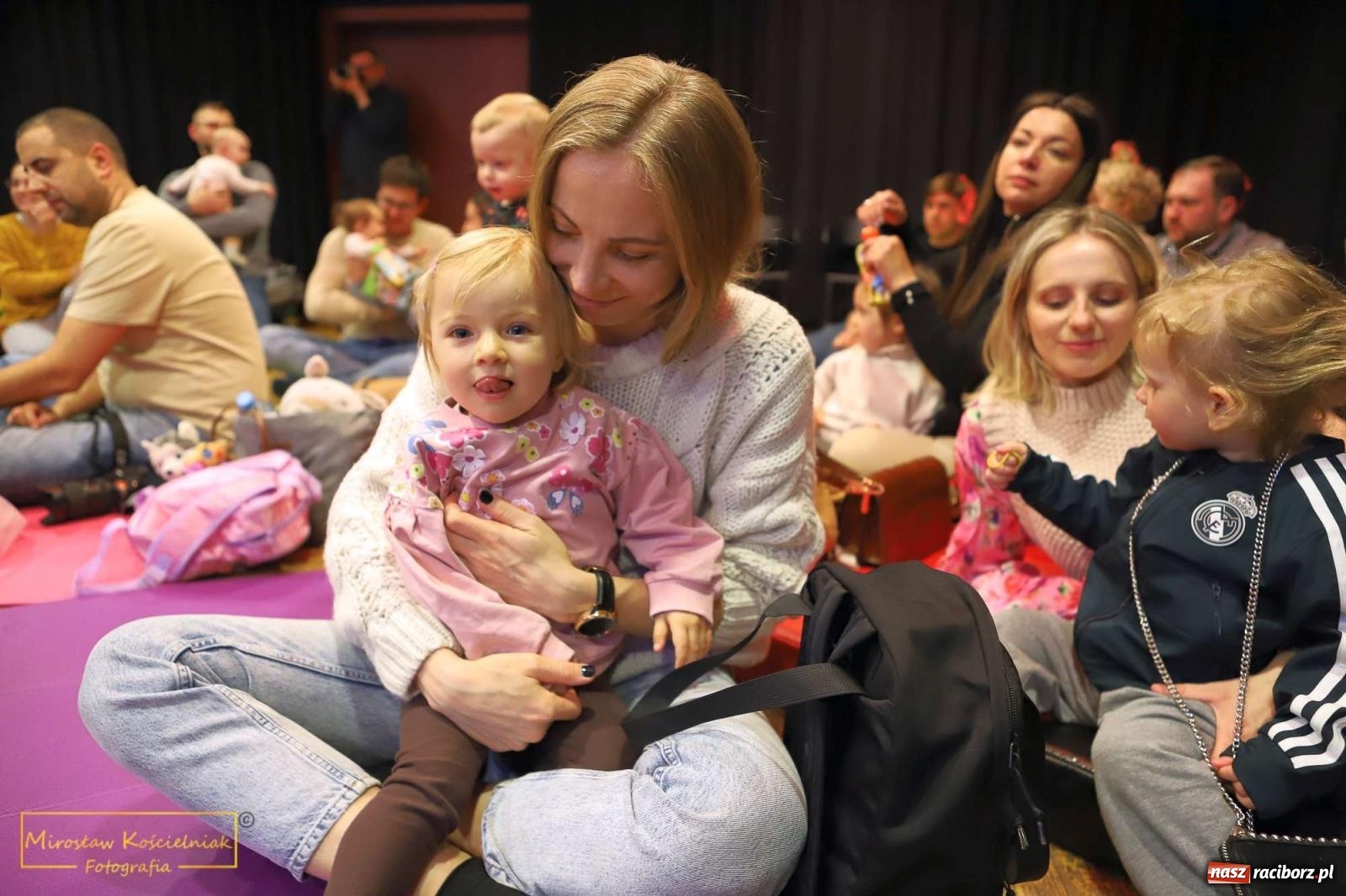 Zdjęcie w galerii na portalu naszraciborz.pl: Prześliczna wiolonczela. Kolejna edycja Maluchów w krainie dźwięku wiadomości z regionu