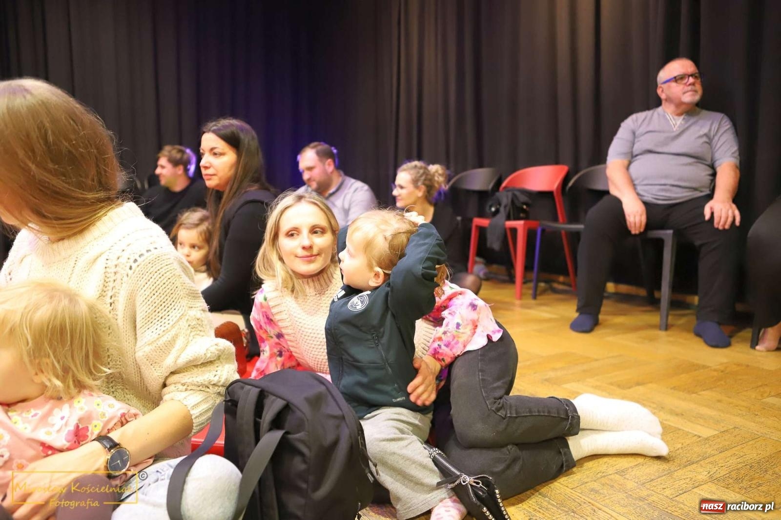 Zdjęcie w galerii na portalu naszraciborz.pl: Prześliczna wiolonczela. Kolejna edycja Maluchów w krainie dźwięku wiadomości z regionu