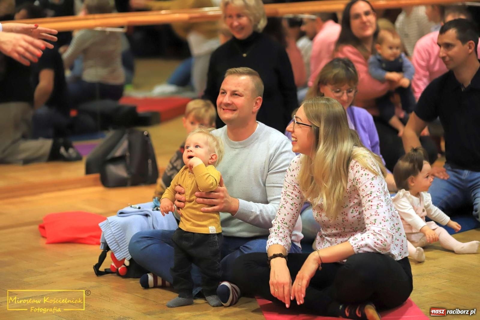 Zdjęcie w galerii na portalu naszraciborz.pl: Prześliczna wiolonczela. Kolejna edycja Maluchów w krainie dźwięku wiadomości z regionu