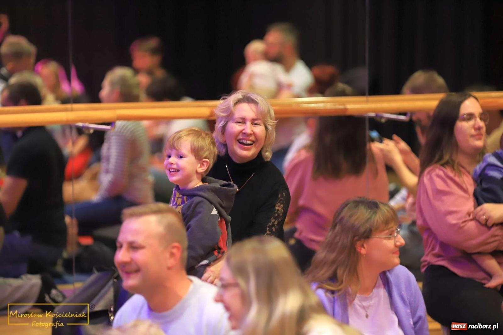 Zdjęcie w galerii na portalu naszraciborz.pl: Prześliczna wiolonczela. Kolejna edycja Maluchów w krainie dźwięku wiadomości z regionu