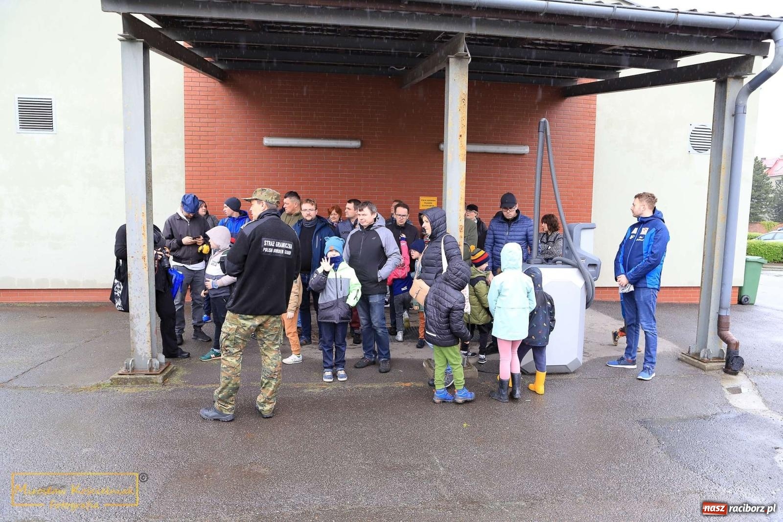 Zdjęcie w galerii na portalu naszraciborz.pl: Raciborski Klub Ojca zawitał do Śląskiego Oddziału Straży Granicznej wiadomości z regionu