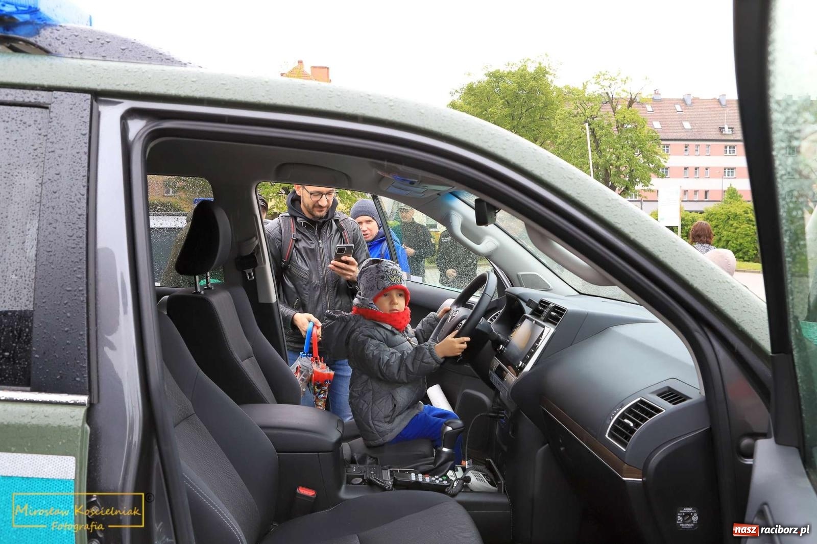 Zdjęcie w galerii na portalu naszraciborz.pl: Raciborski Klub Ojca zawitał do Śląskiego Oddziału Straży Granicznej wiadomości z regionu