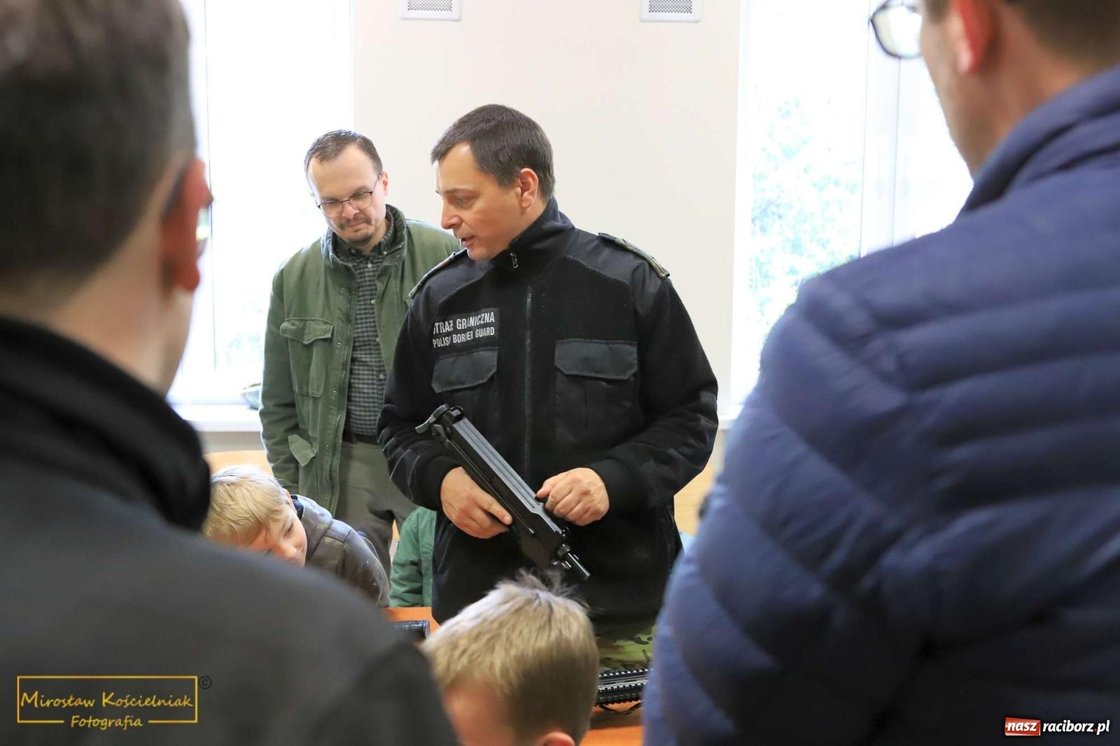 Zdjęcie w galerii na portalu naszraciborz.pl: Raciborski Klub Ojca zawitał do Śląskiego Oddziału Straży Granicznej wiadomości z regionu