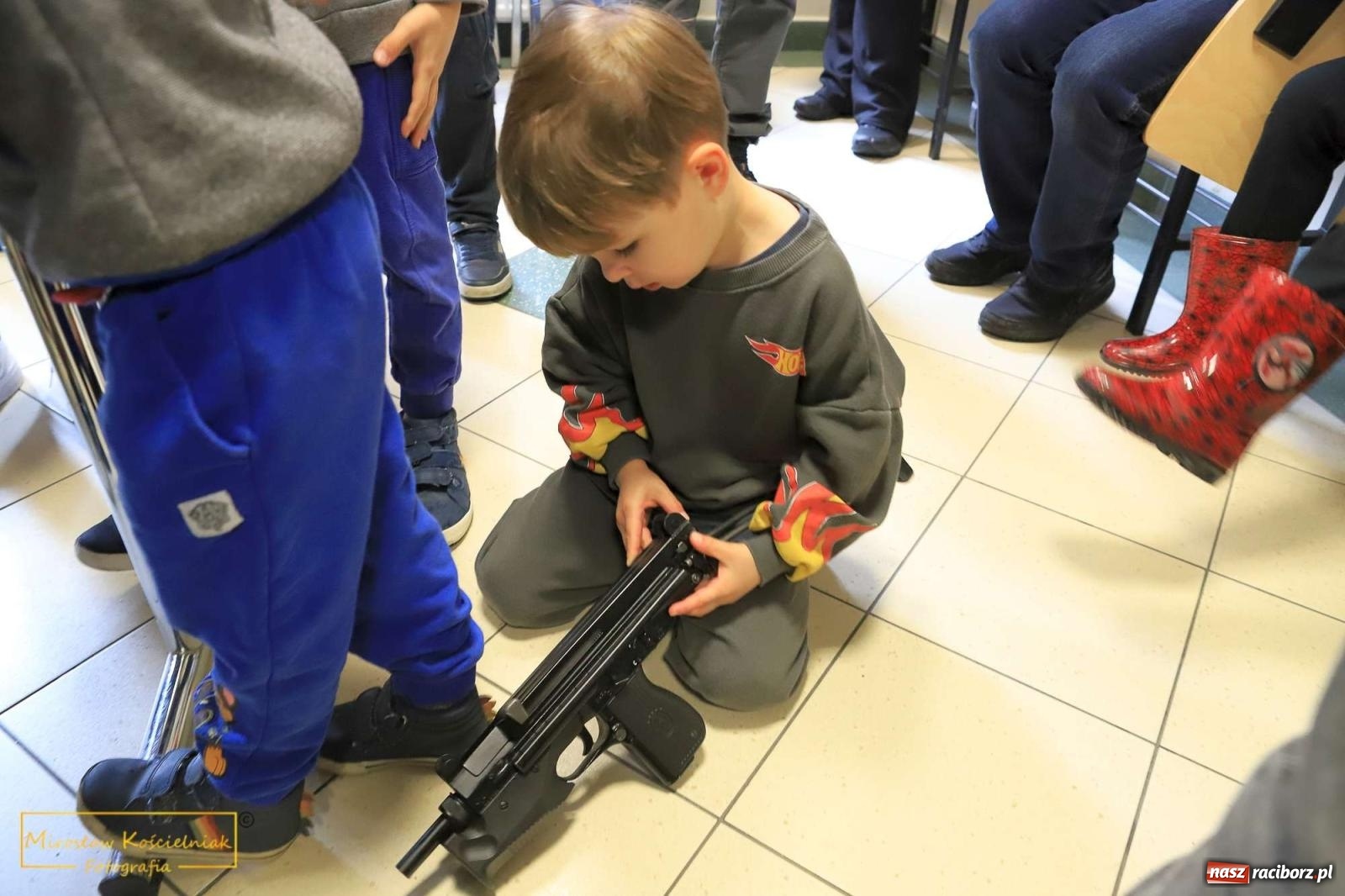 Zdjęcie w galerii na portalu naszraciborz.pl: Raciborski Klub Ojca zawitał do Śląskiego Oddziału Straży Granicznej wiadomości z regionu