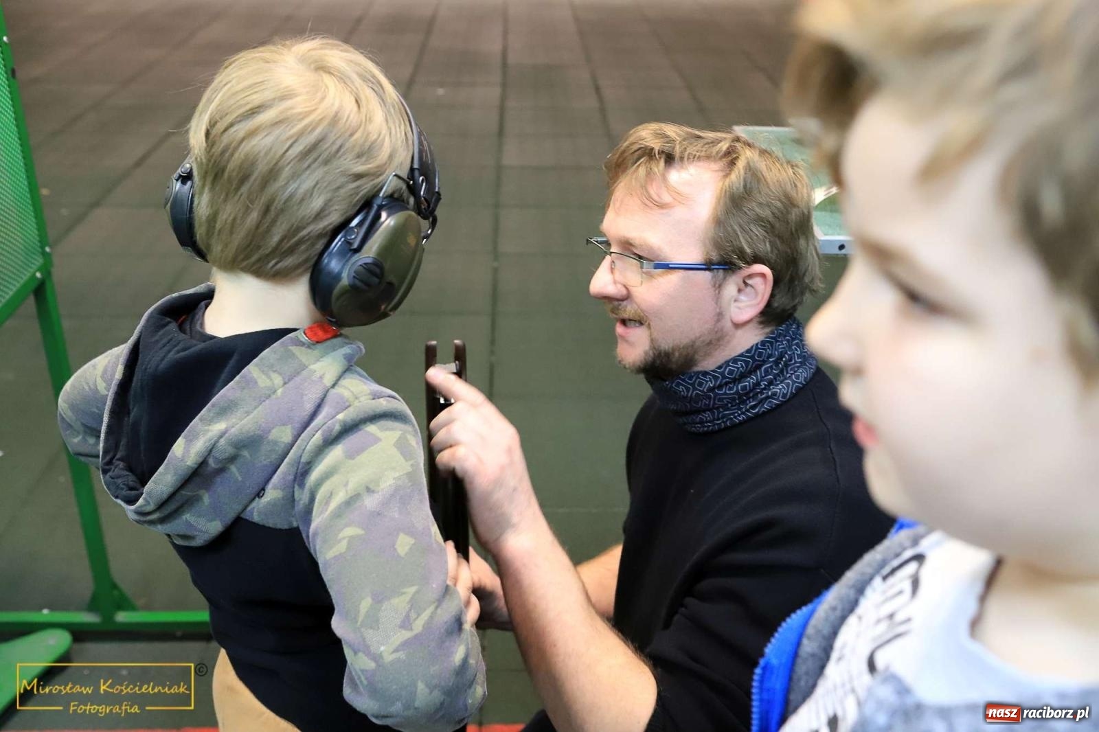 Zdjęcie w galerii na portalu naszraciborz.pl: Raciborski Klub Ojca zawitał do Śląskiego Oddziału Straży Granicznej wiadomości z regionu