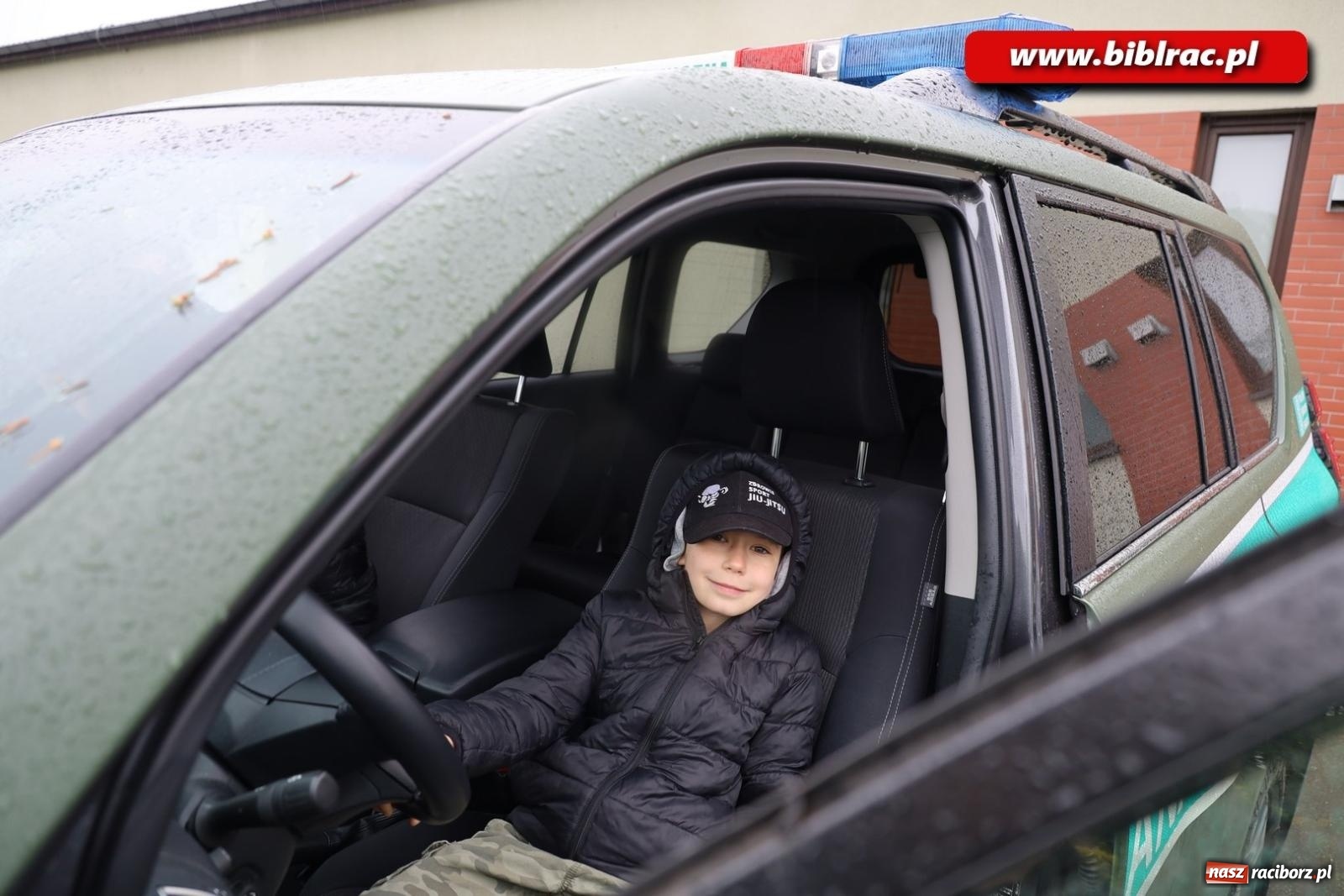 Zdjęcie w galerii na portalu naszraciborz.pl: Raciborski Klub Ojca zawitał do Śląskiego Oddziału Straży Granicznej wiadomości z regionu