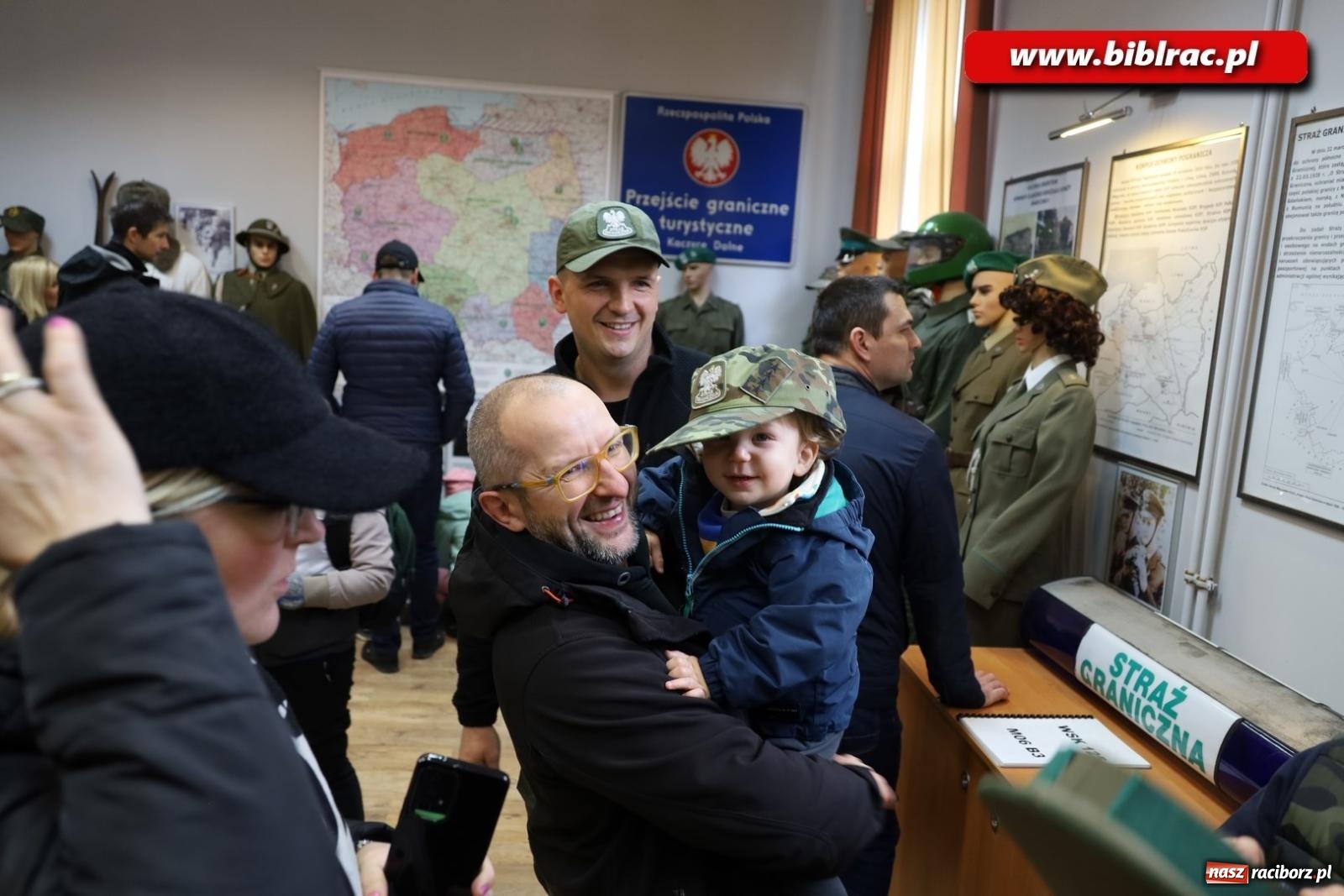 Zdjęcie w galerii na portalu naszraciborz.pl: Raciborski Klub Ojca zawitał do Śląskiego Oddziału Straży Granicznej wiadomości z regionu