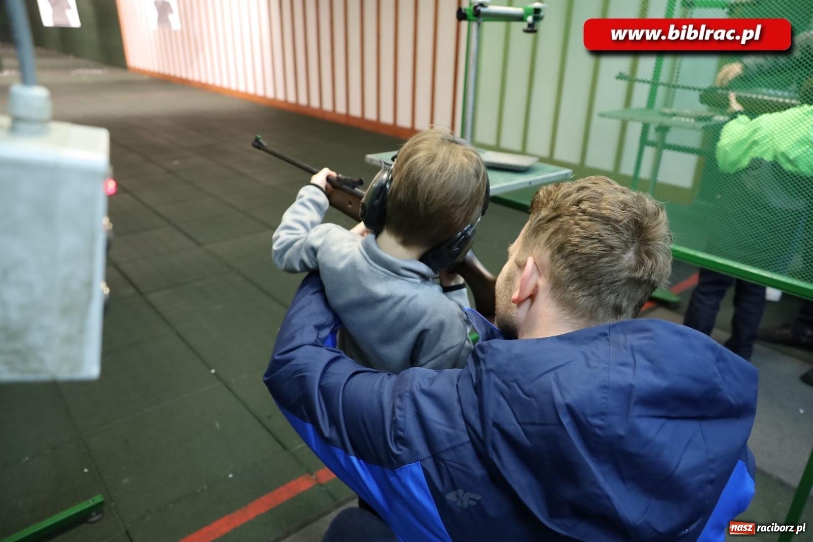 Zdjęcie w galerii na portalu naszraciborz.pl: Raciborski Klub Ojca zawitał do Śląskiego Oddziału Straży Granicznej wiadomości z regionu