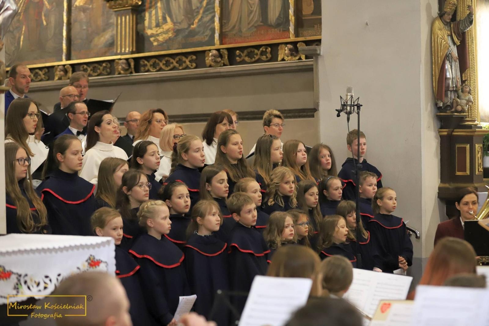Zdjęcie w galerii na portalu naszraciborz.pl: Raciborskie nieszpory ze scholą ze Starych Budkowic [FOTO i WIDEO] wiadomości z regionu