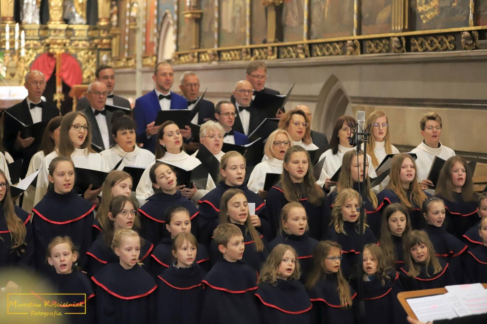 Zdjęcie w galerii na portalu naszraciborz.pl: Raciborskie nieszpory ze scholą ze Starych Budkowic [FOTO i WIDEO] wiadomości z regionu