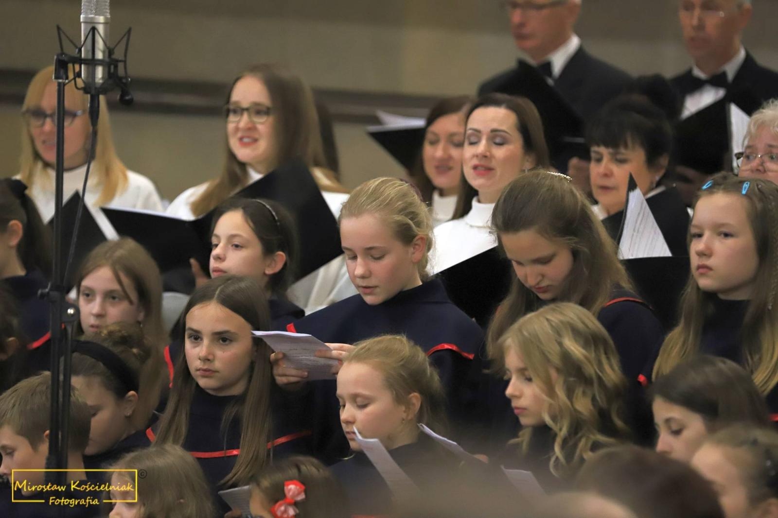 Zdjęcie w galerii na portalu naszraciborz.pl: Raciborskie nieszpory ze scholą ze Starych Budkowic [FOTO i WIDEO] wiadomości z regionu