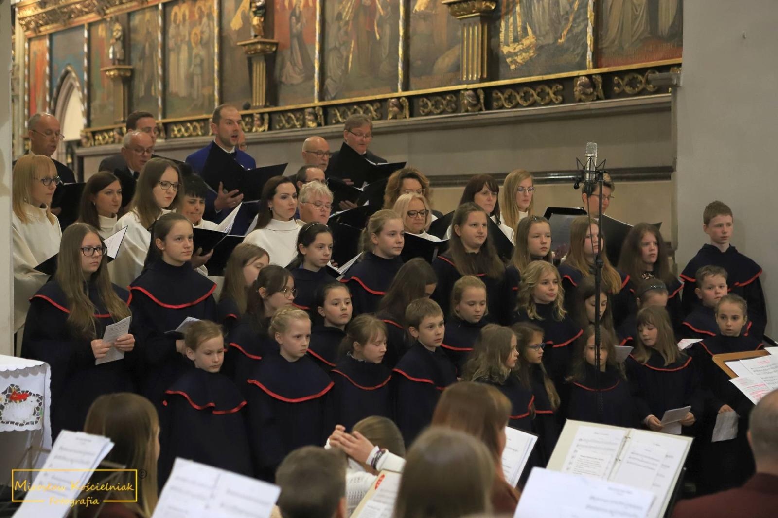 Zdjęcie w galerii na portalu naszraciborz.pl: Raciborskie nieszpory ze scholą ze Starych Budkowic [FOTO i WIDEO] wiadomości z regionu