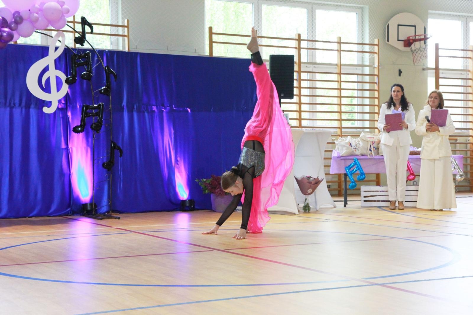 Zdjęcie w galerii na portalu naszraciborz.pl: Tanecznie i kolorowo, czyli II Powiatowy Festiwal Taneczny w Zabełkowie wiadomości z regionu