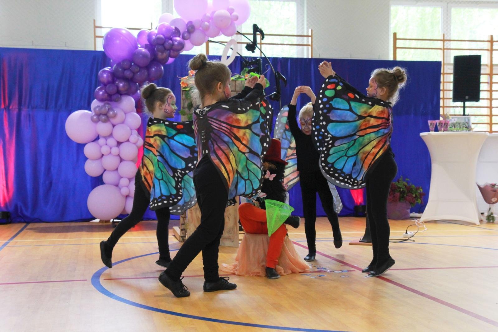 Zdjęcie w galerii na portalu naszraciborz.pl: Tanecznie i kolorowo, czyli II Powiatowy Festiwal Taneczny w Zabełkowie wiadomości z regionu