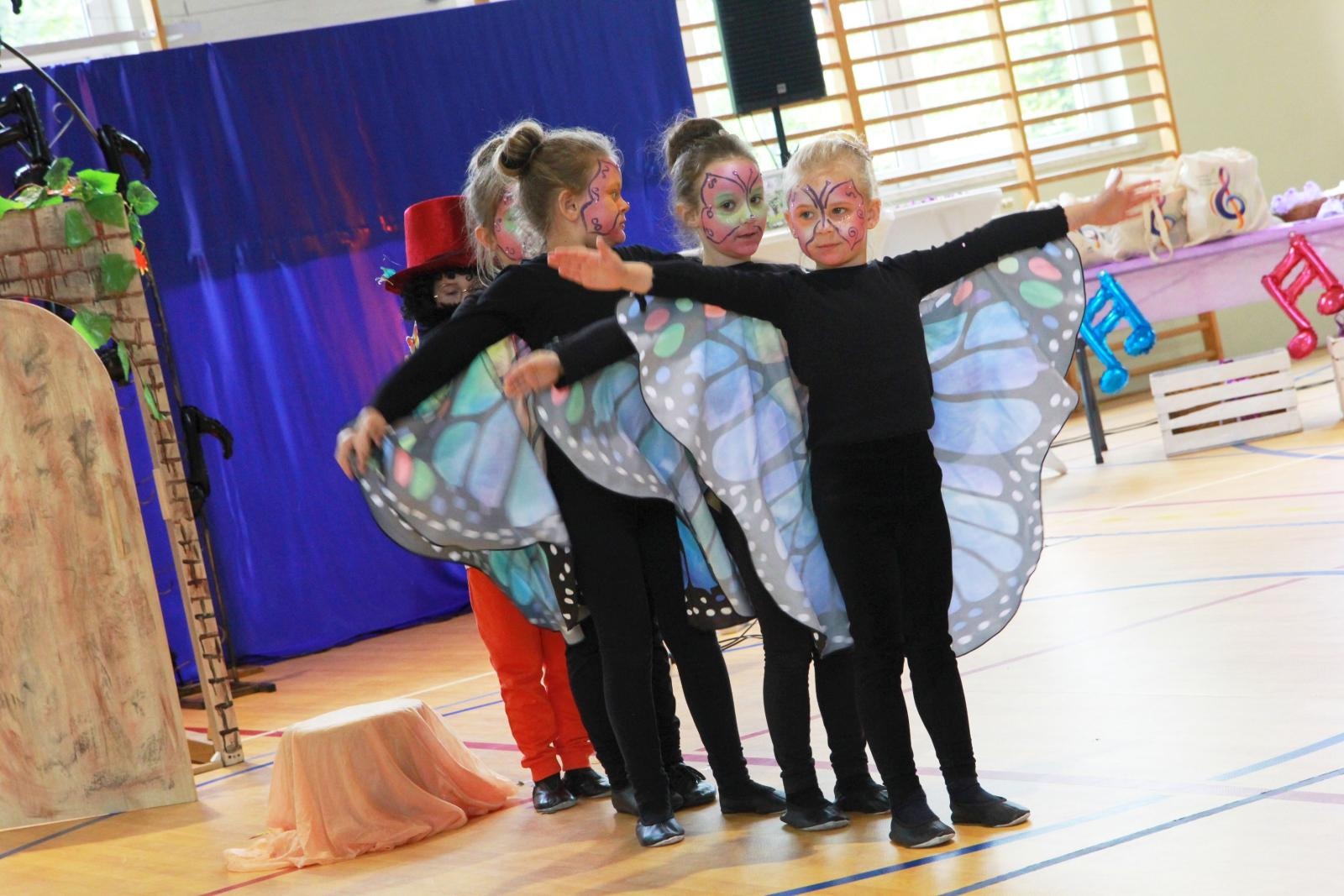 Zdjęcie w galerii na portalu naszraciborz.pl: Tanecznie i kolorowo, czyli II Powiatowy Festiwal Taneczny w Zabełkowie wiadomości z regionu