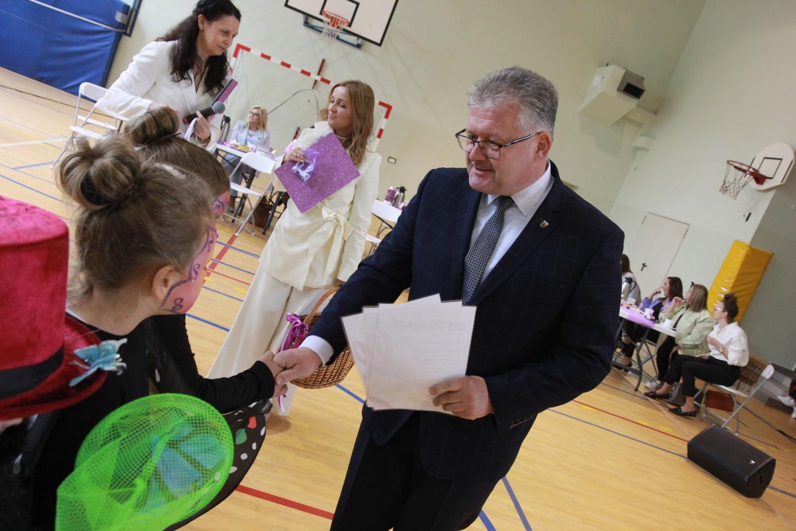 Zdjęcie w galerii na portalu naszraciborz.pl: Tanecznie i kolorowo, czyli II Powiatowy Festiwal Taneczny w Zabełkowie wiadomości z regionu