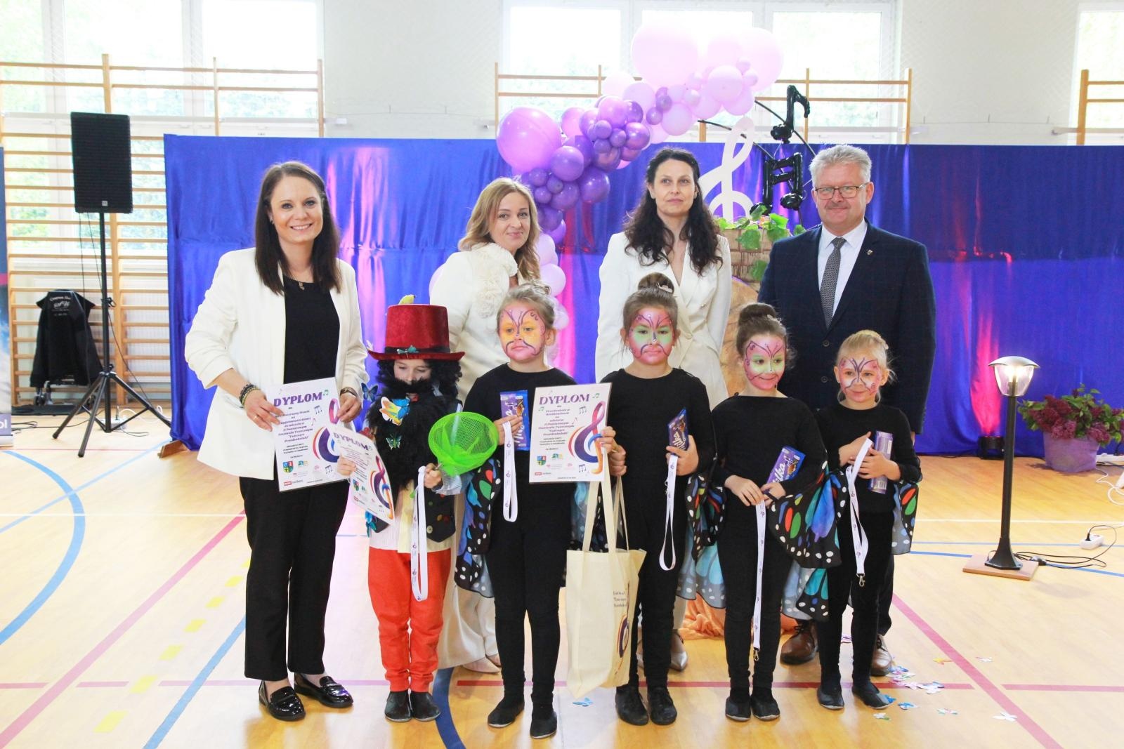 Zdjęcie w galerii na portalu naszraciborz.pl: Tanecznie i kolorowo, czyli II Powiatowy Festiwal Taneczny w Zabełkowie wiadomości z regionu