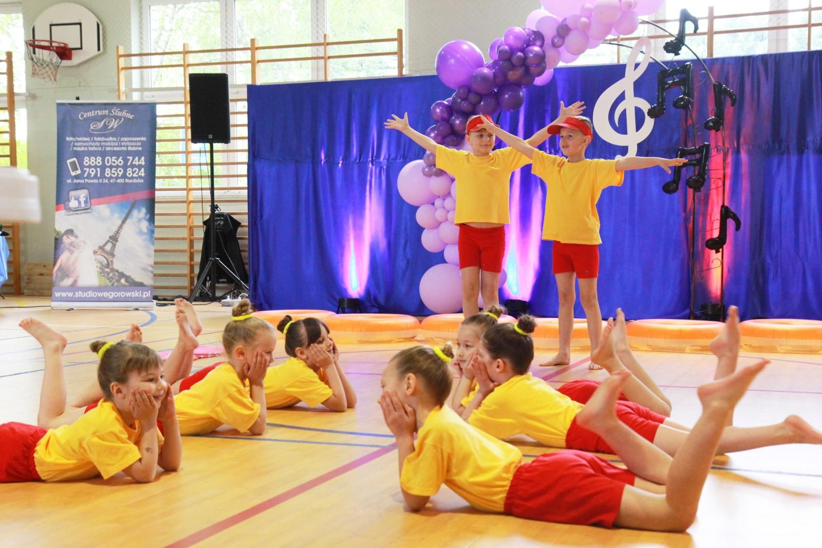 Zdjęcie w galerii na portalu naszraciborz.pl: Tanecznie i kolorowo, czyli II Powiatowy Festiwal Taneczny w Zabełkowie wiadomości z regionu