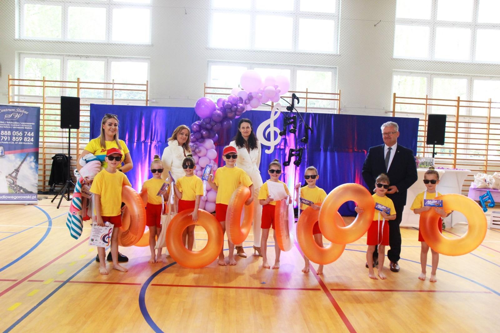 Zdjęcie w galerii na portalu naszraciborz.pl: Tanecznie i kolorowo, czyli II Powiatowy Festiwal Taneczny w Zabełkowie wiadomości z regionu