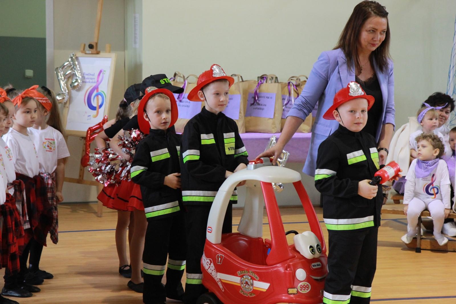 Zdjęcie w galerii na portalu naszraciborz.pl: Tanecznie i kolorowo, czyli II Powiatowy Festiwal Taneczny w Zabełkowie wiadomości z regionu
