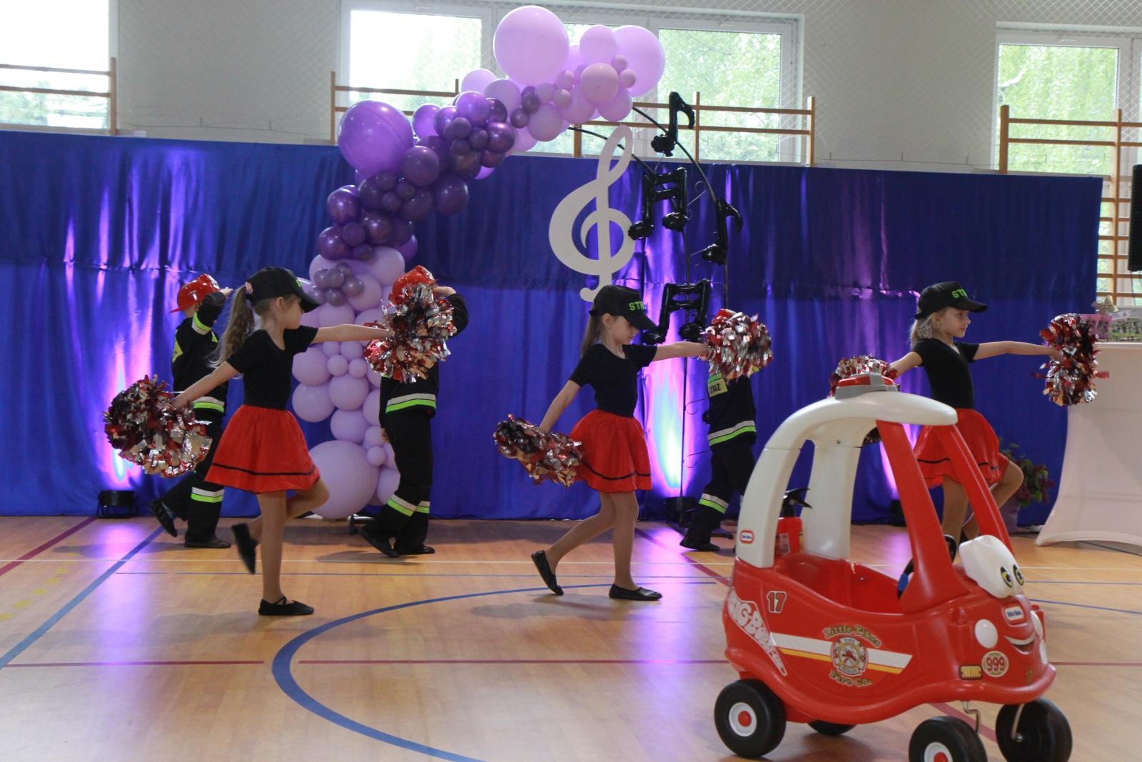 Zdjęcie w galerii na portalu naszraciborz.pl: Tanecznie i kolorowo, czyli II Powiatowy Festiwal Taneczny w Zabełkowie wiadomości z regionu